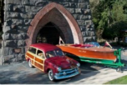 Classic car boat photo reduced