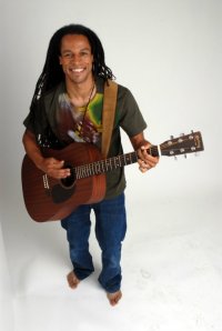 Aaron Nigel Smith med res reduced